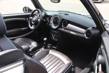 MINI Cooper Cabrio
