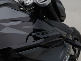 BMW F 900 R