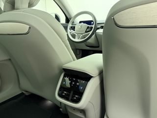 Volvo ES90