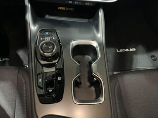 Lexus RZ