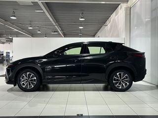 Lexus RZ
