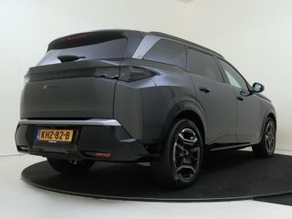 Peugeot e-5008