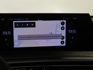Peugeot e-5008