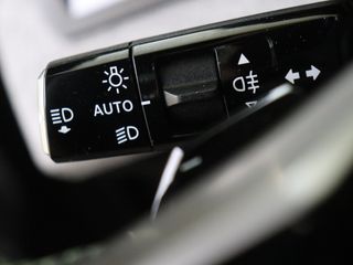 Peugeot e-5008