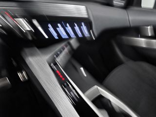 Peugeot e-3008