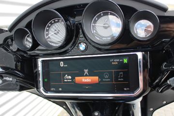BMW R 18