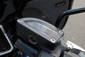 BMW R 18