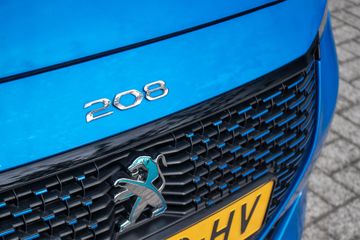 Peugeot e-208
