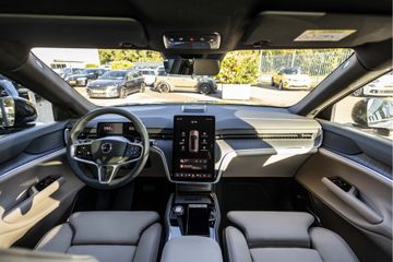 Volvo EX90