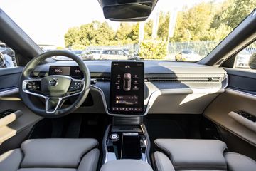 Volvo EX90