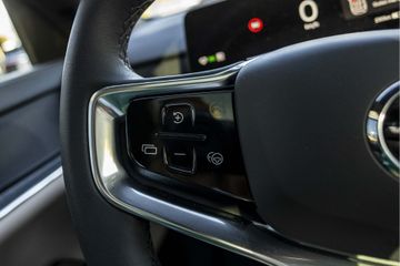 Volvo EX90
