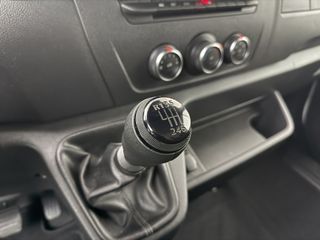 Nissan Interstar
