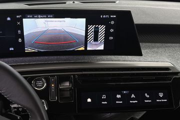 Peugeot e-3008