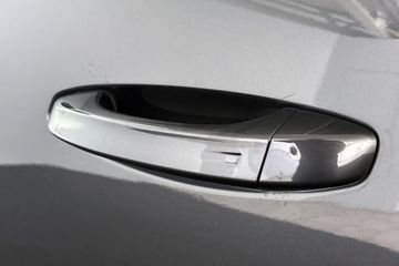 Peugeot e-3008