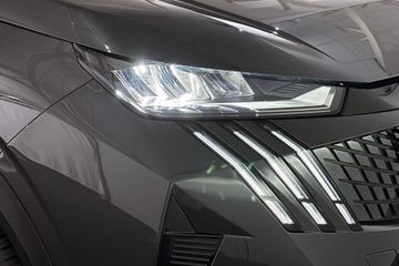 Peugeot e-3008