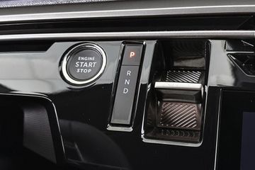 Peugeot e-3008