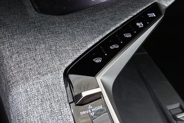 Peugeot e-3008