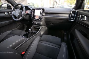 Volvo EX40