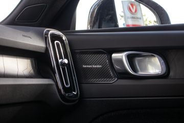 Volvo EX40