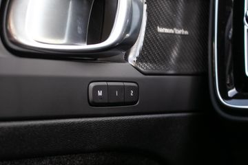 Volvo EX40