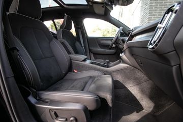 Volvo EX40