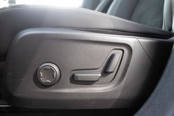 Volvo EX40