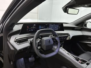 Peugeot e-3008