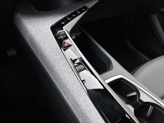 Peugeot e-3008