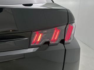Peugeot e-3008