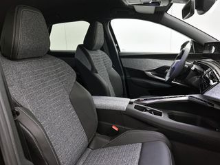 Peugeot e-3008