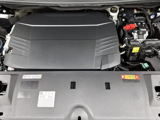 Peugeot e-3008