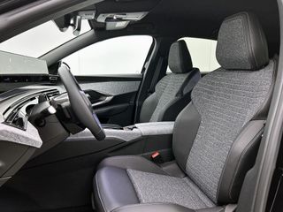 Peugeot e-3008