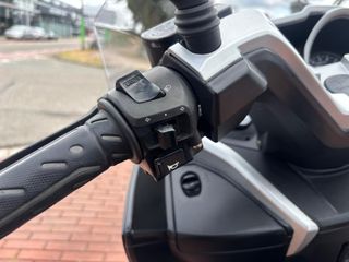 Kawasaki J300
