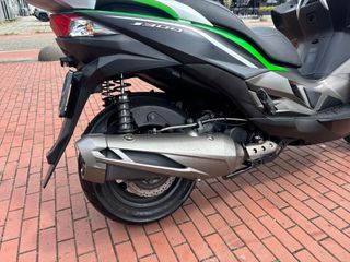 Kawasaki J300