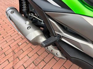 Kawasaki J300