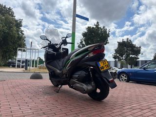 Kawasaki J300