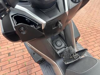 Kawasaki J300
