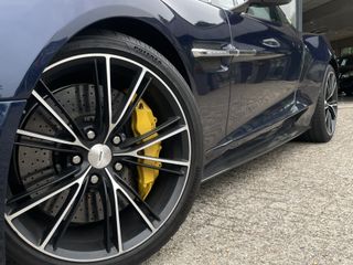 Aston Martin V12 Vanquish