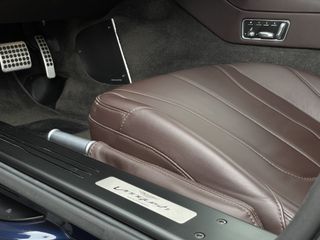 Aston Martin V12 Vanquish