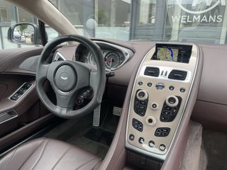 Aston Martin V12 Vanquish