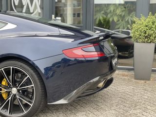 Aston Martin V12 Vanquish