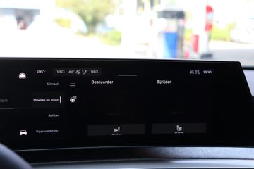 Peugeot e-5008