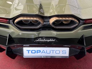 Lamborghini Revuelto