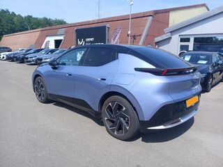 Lynk & Co 02