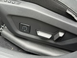 Peugeot e-3008