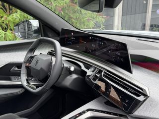 Peugeot e-3008
