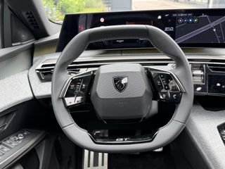 Peugeot e-3008