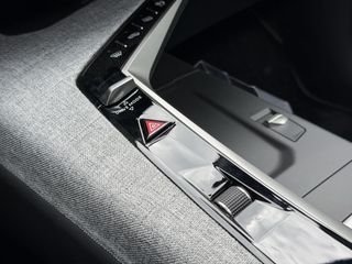 Peugeot e-3008