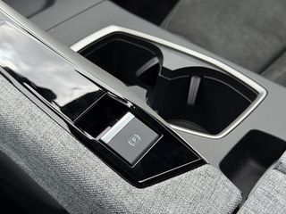Peugeot e-3008