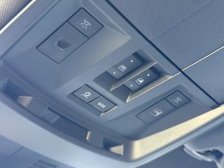 Peugeot e-3008